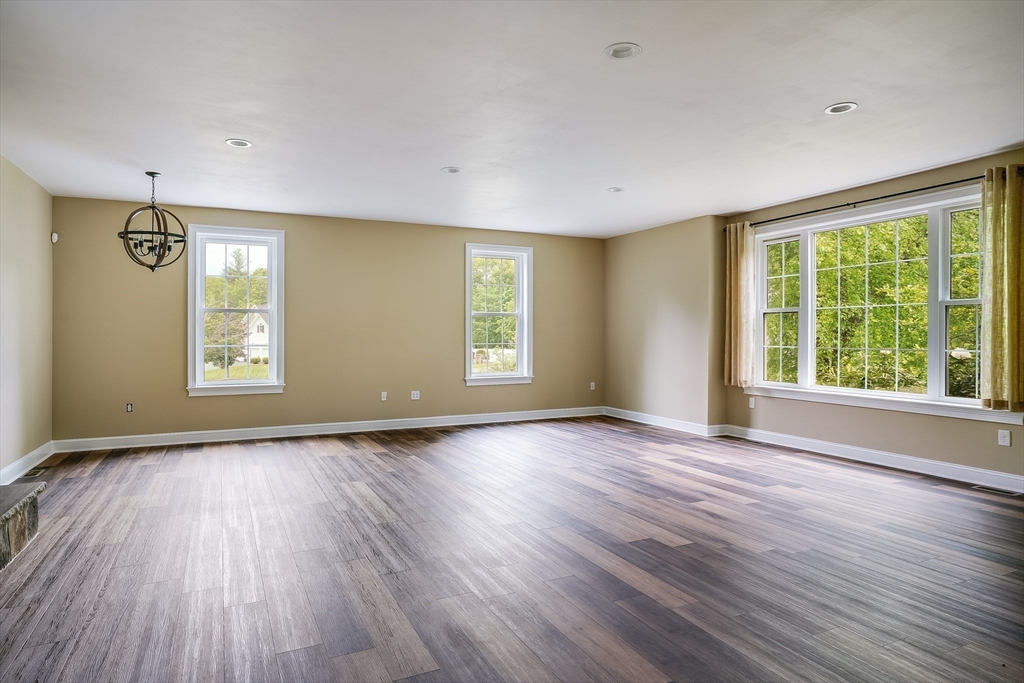 14 Arrowwood St