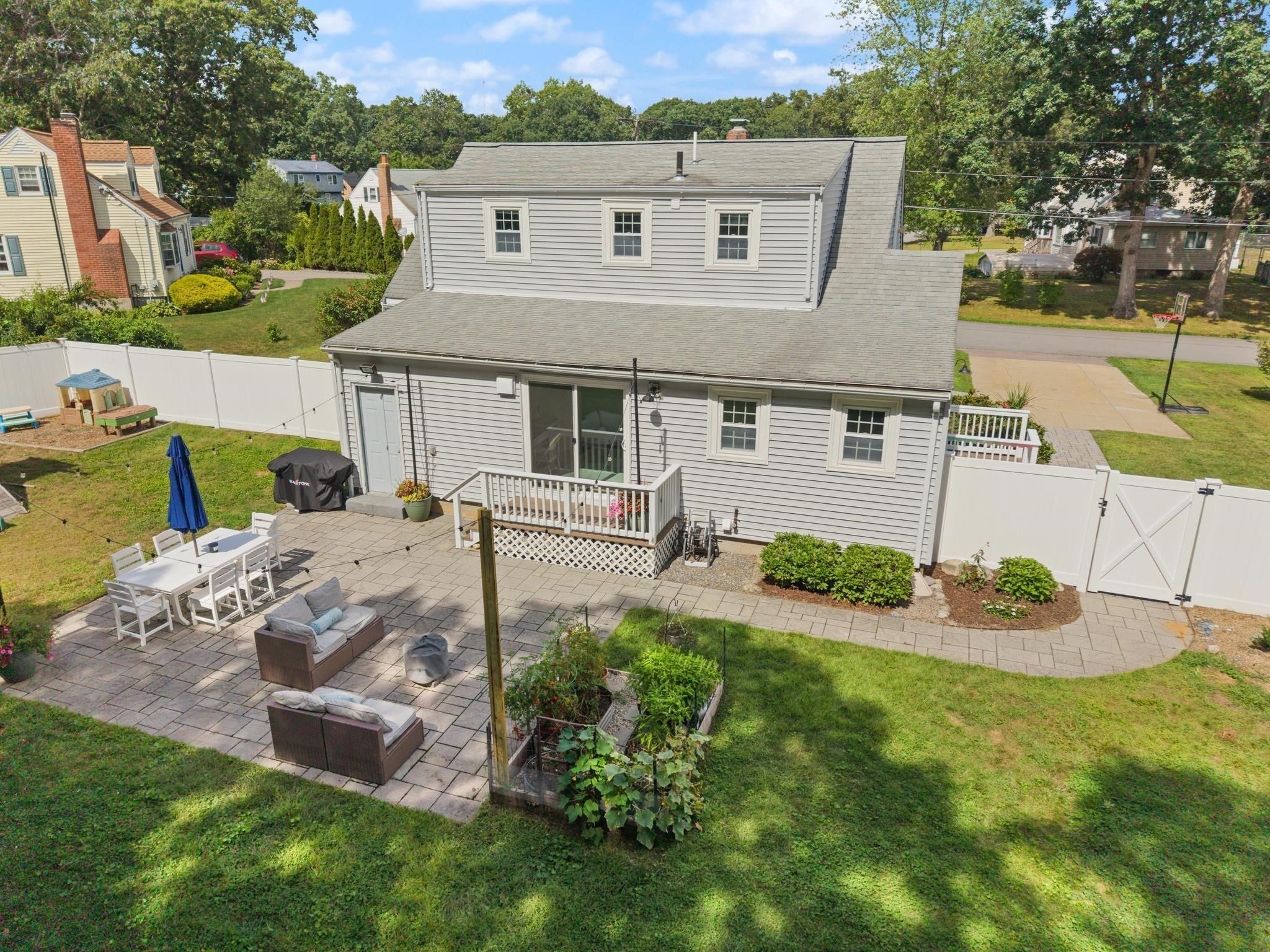 30 Eastman Ave, Foxboro, MA Photo #38