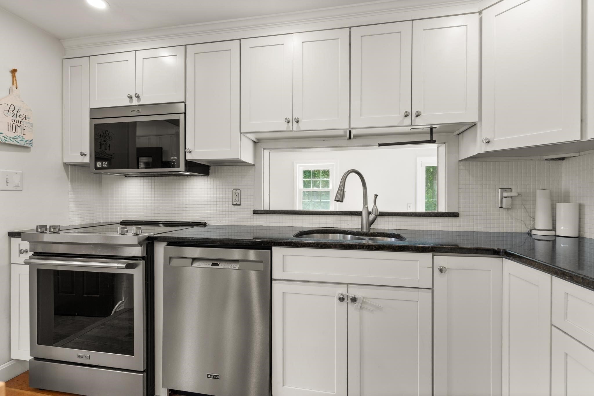 30 Eastman Ave, Foxboro, MA Photo #17