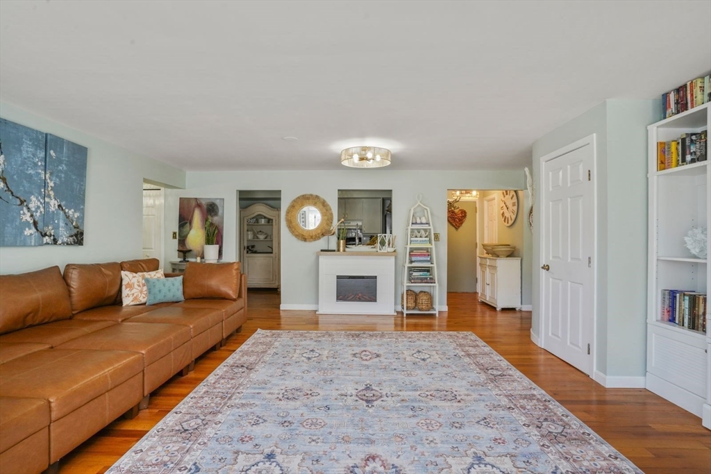 1 Commodore Court #104, Hull, MA Photo #5