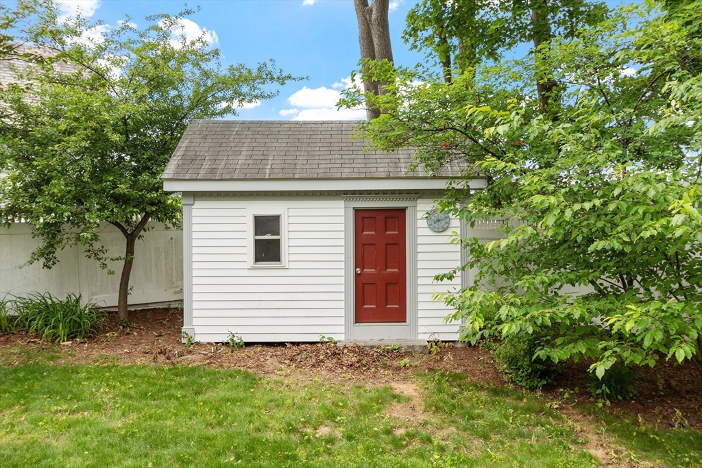24 Oak Ave
