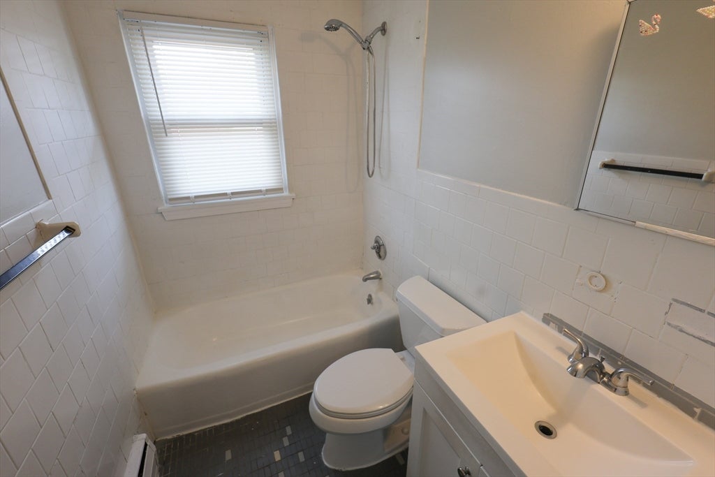 12 Essex Street #6, Quincy, MA Photo #7