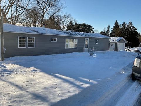 Photo of 2 Sunnydale Circle, Brimfield, MA 01001 (MLS # 73474035)