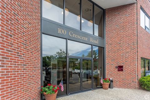 Photo of 100 Crescent Road #1B, Needham, MA 02494 (MLS # 73496063)