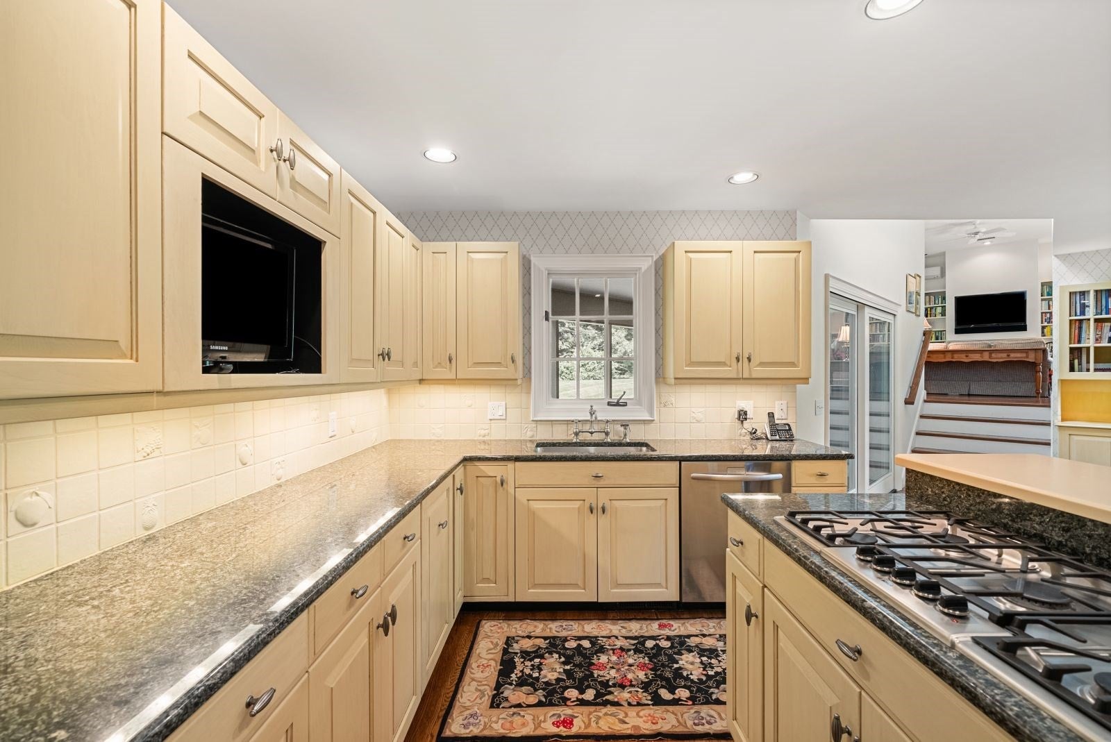 18 Phillips Pond Rd 18