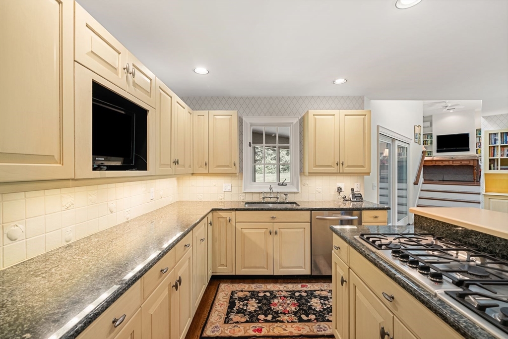 18 Phillips Pond Rd 18