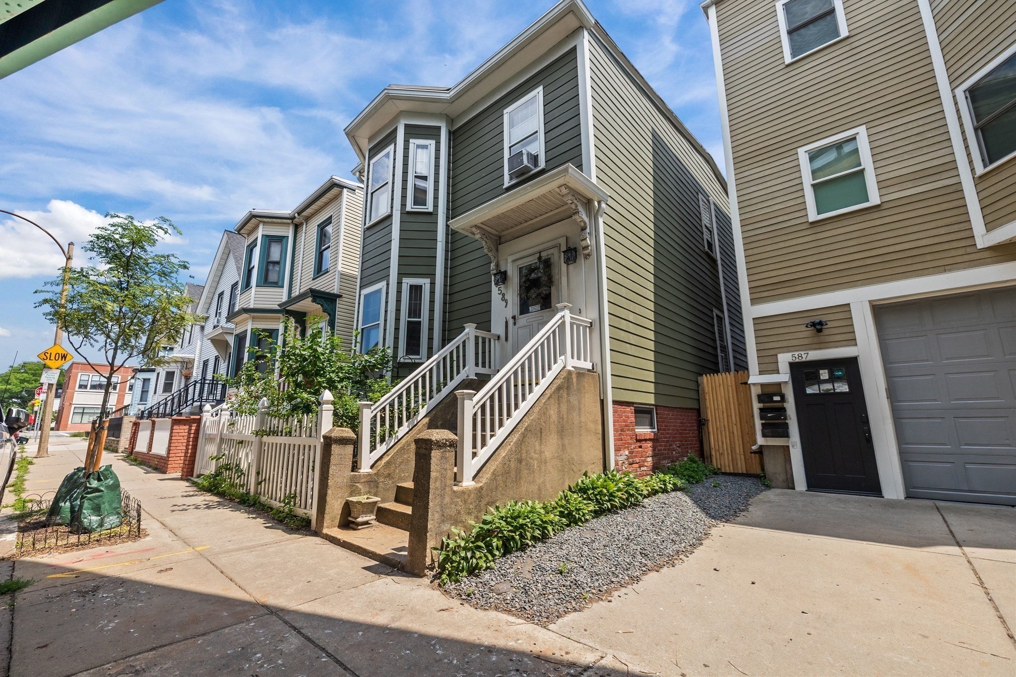 589 Saratoga St