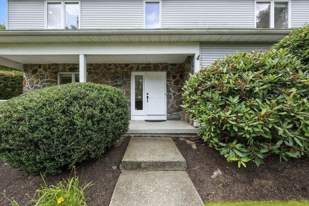 93 Jonquil Ln