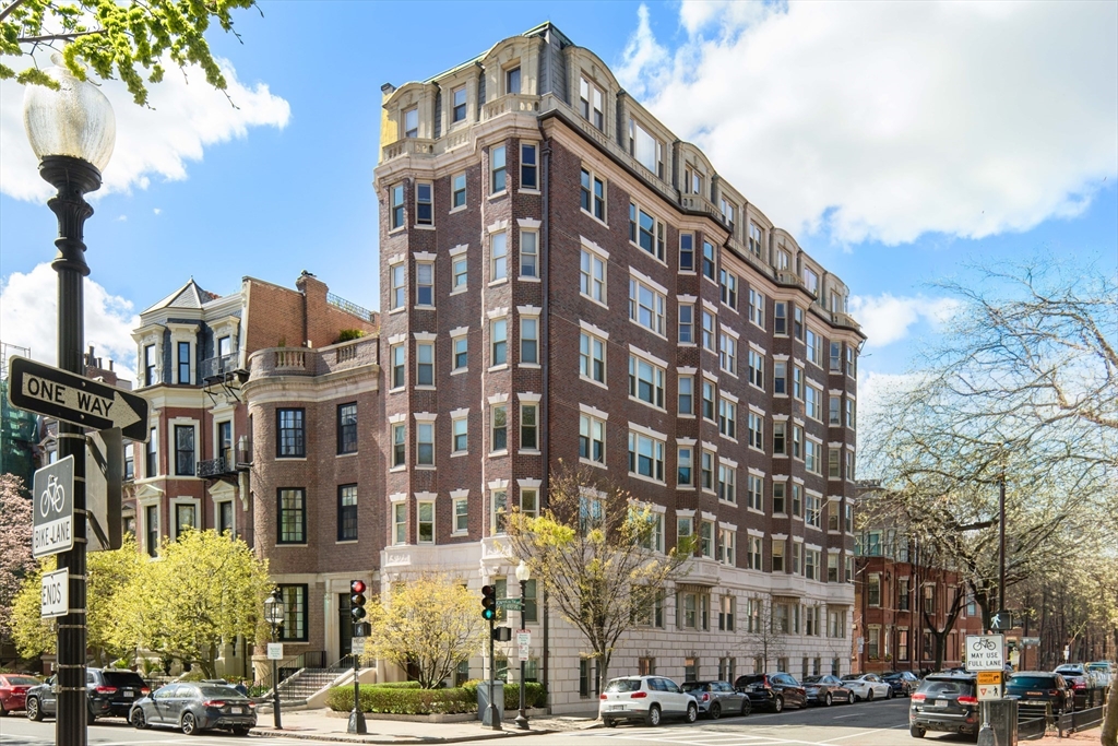 311 Commonwealth Avenue 61