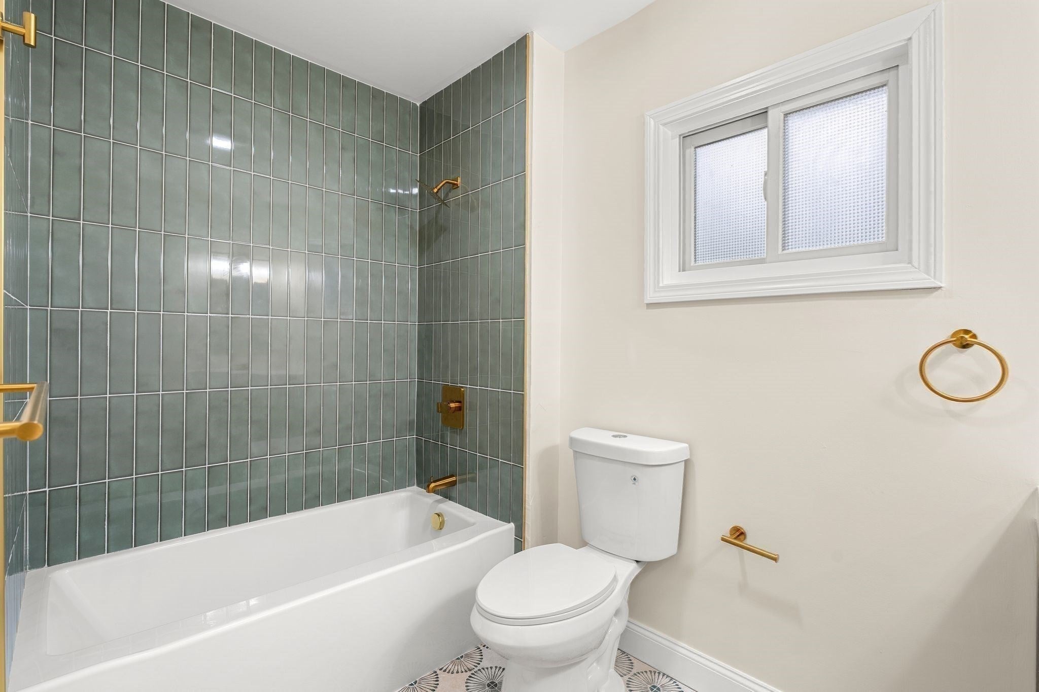 376 N Underwood St, Fall River, MA, 376 N Underwood St, Fall River, MA Photo #14