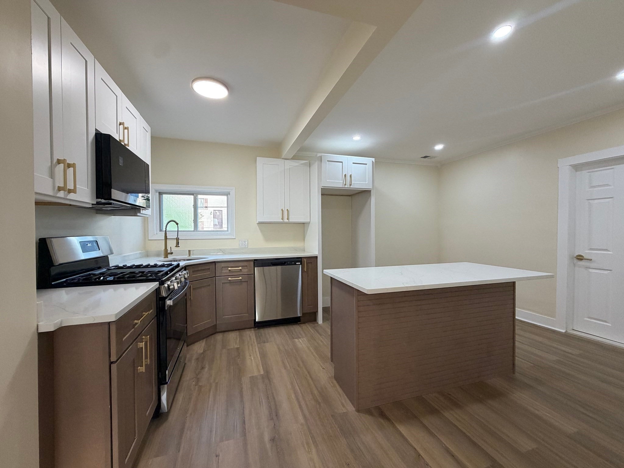 376 N Underwood St, Fall River, MA, 376 N Underwood St, Fall River, MA Photo #8