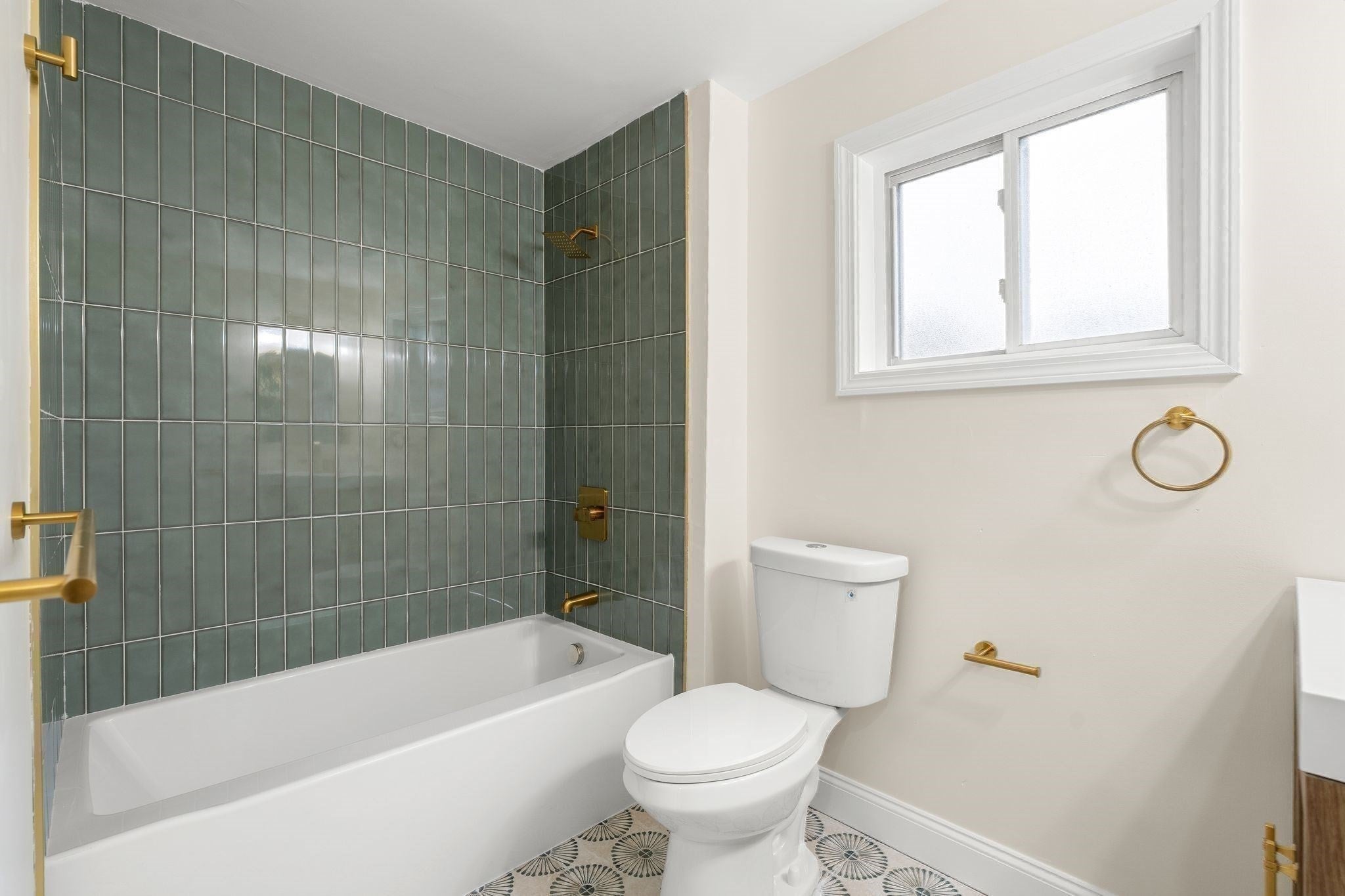376 N Underwood St, Fall River, MA, 376 N Underwood St, Fall River, MA Photo #29