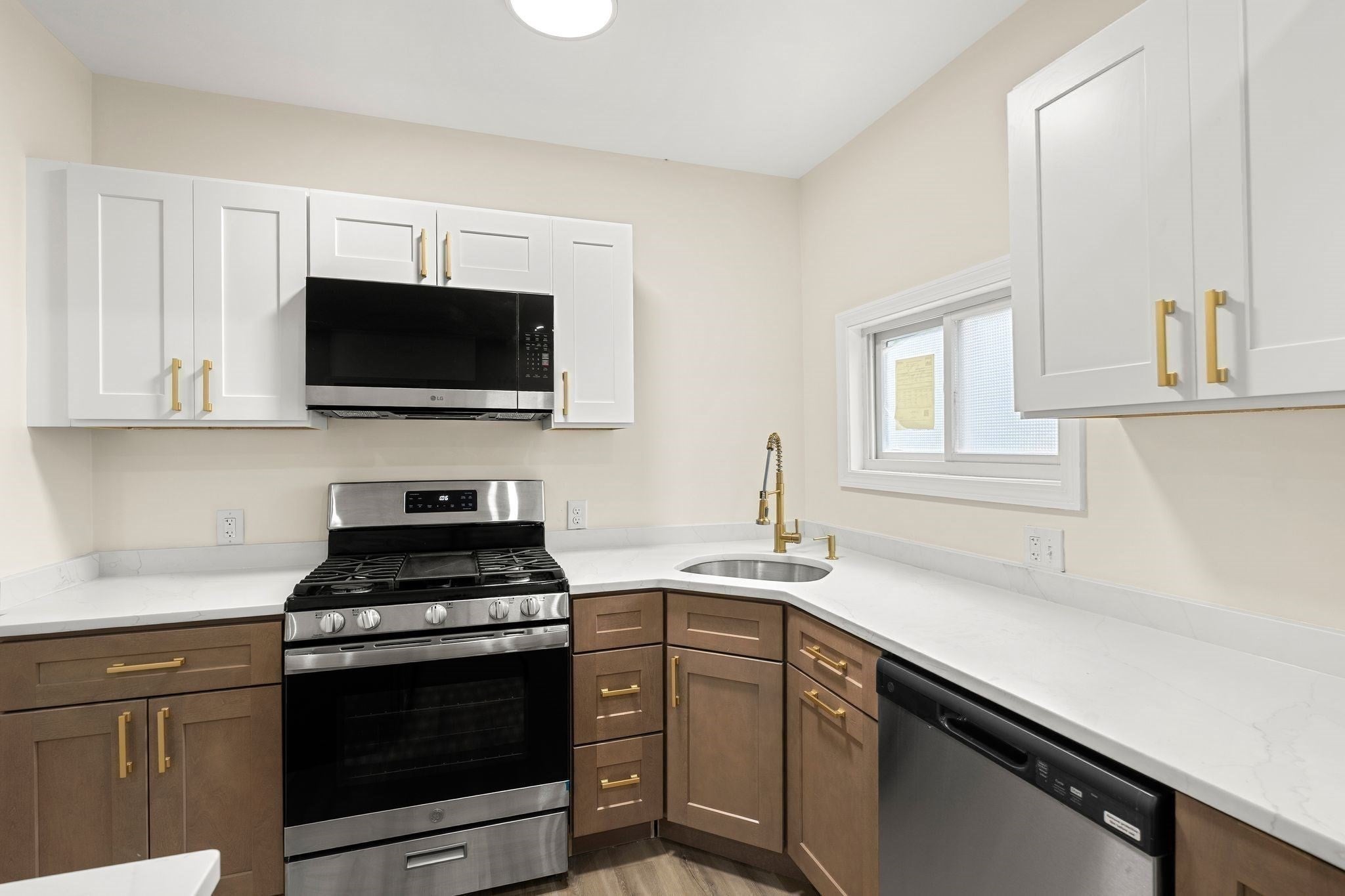 376 N Underwood St, Fall River, MA, 376 N Underwood St, Fall River, MA Photo #10