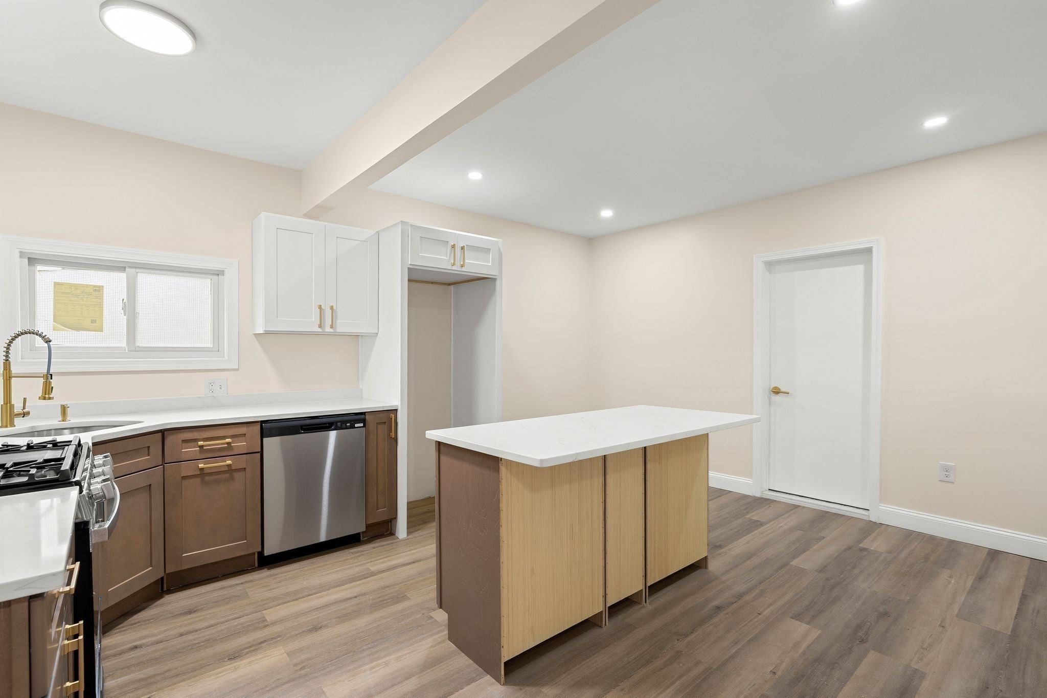376 N Underwood St, Fall River, MA, 376 N Underwood St, Fall River, MA Photo #12