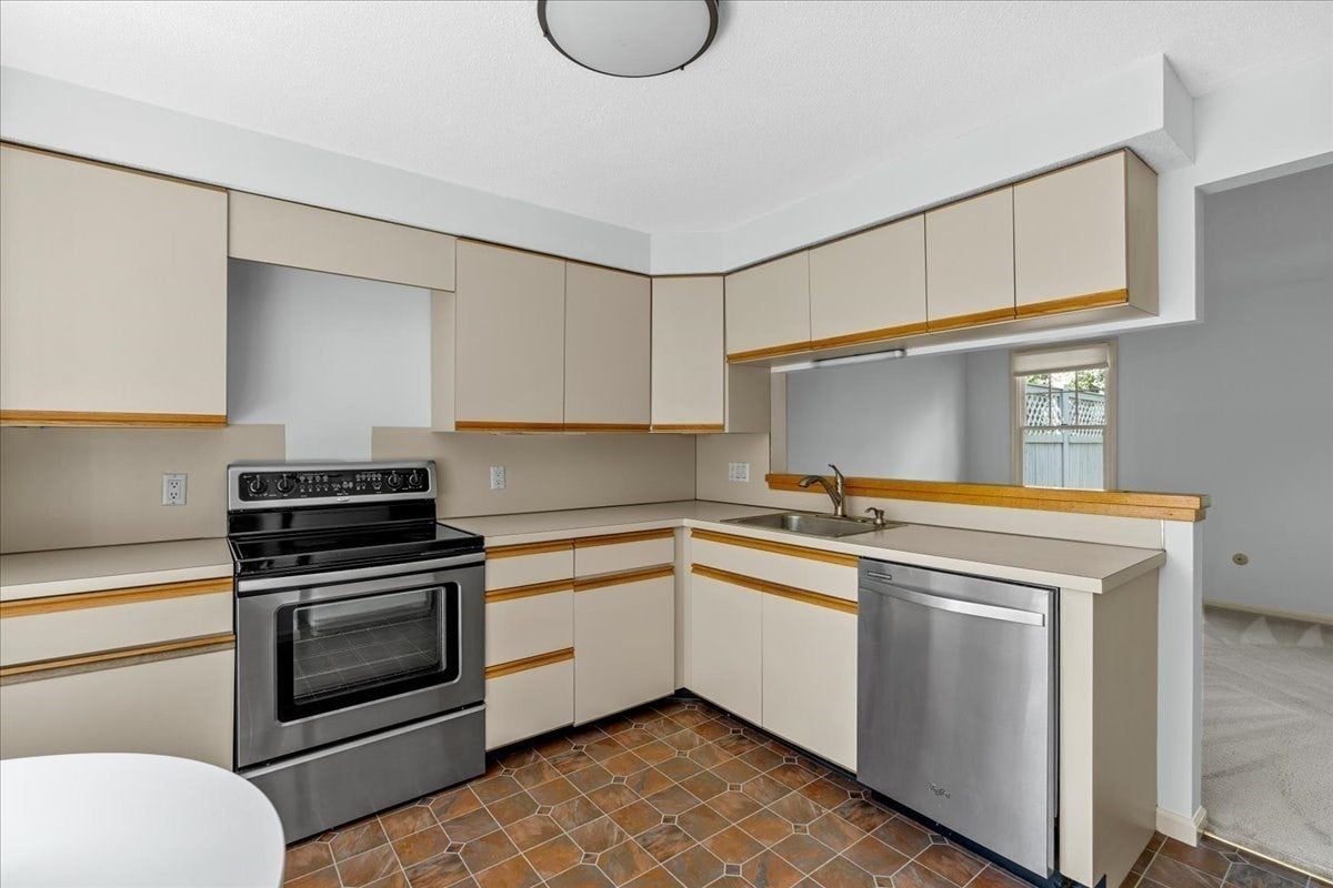 56 Floret Cir #56, Hingham, MA, 56 Floret Cir #56, Hingham, MA Photo #4