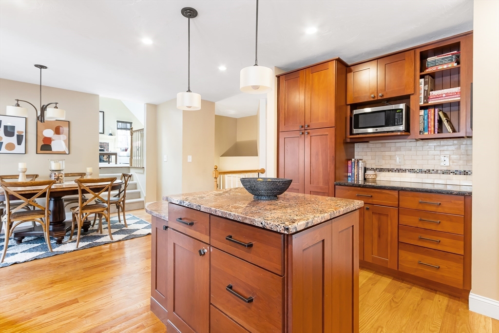 6 Course Brook Ln