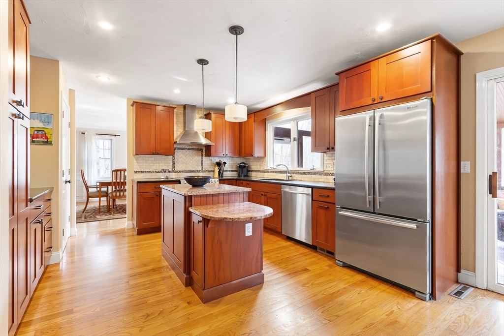6 Course Brook Ln