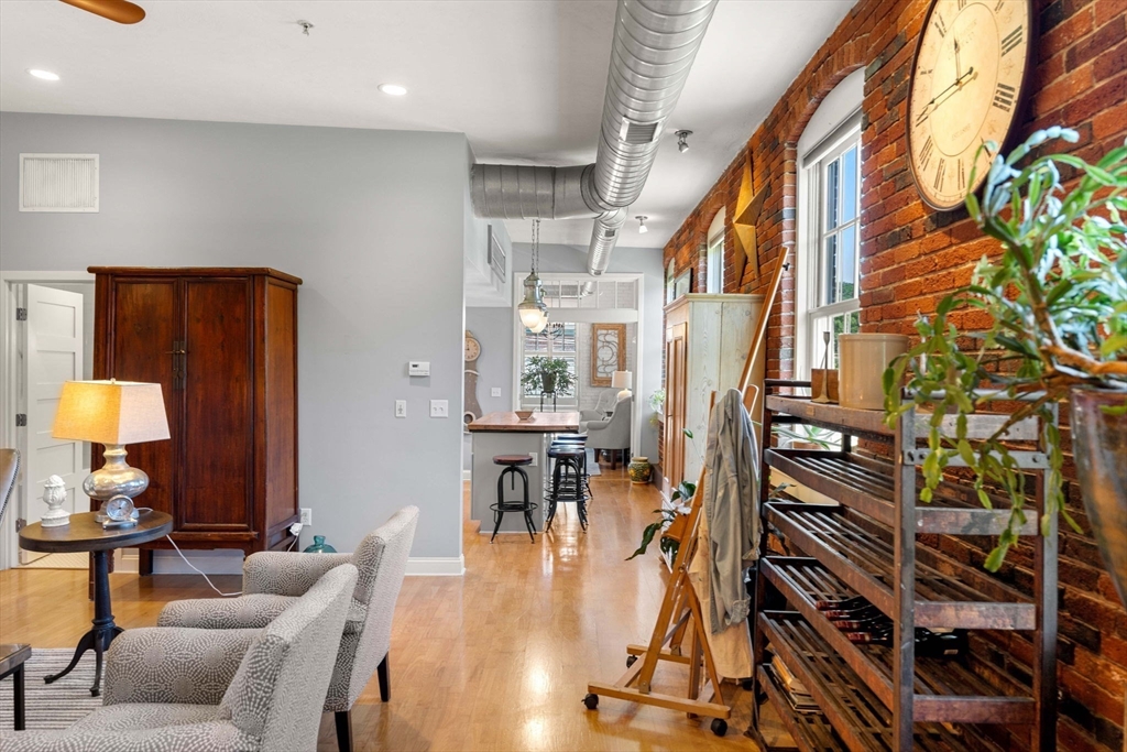 25 Cedar St 17