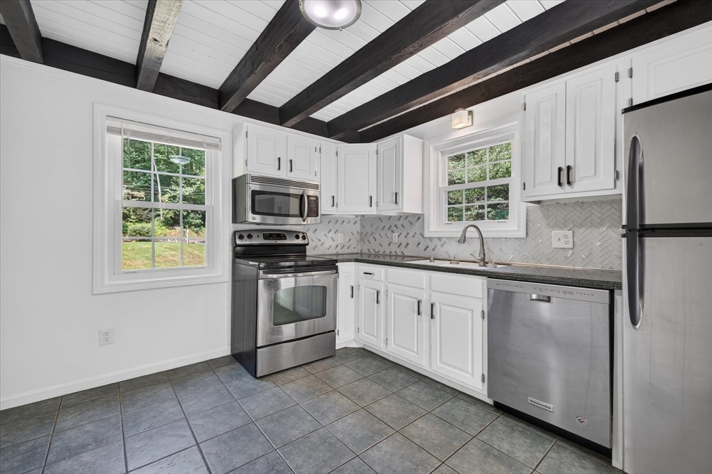 37 Breakneck Rd