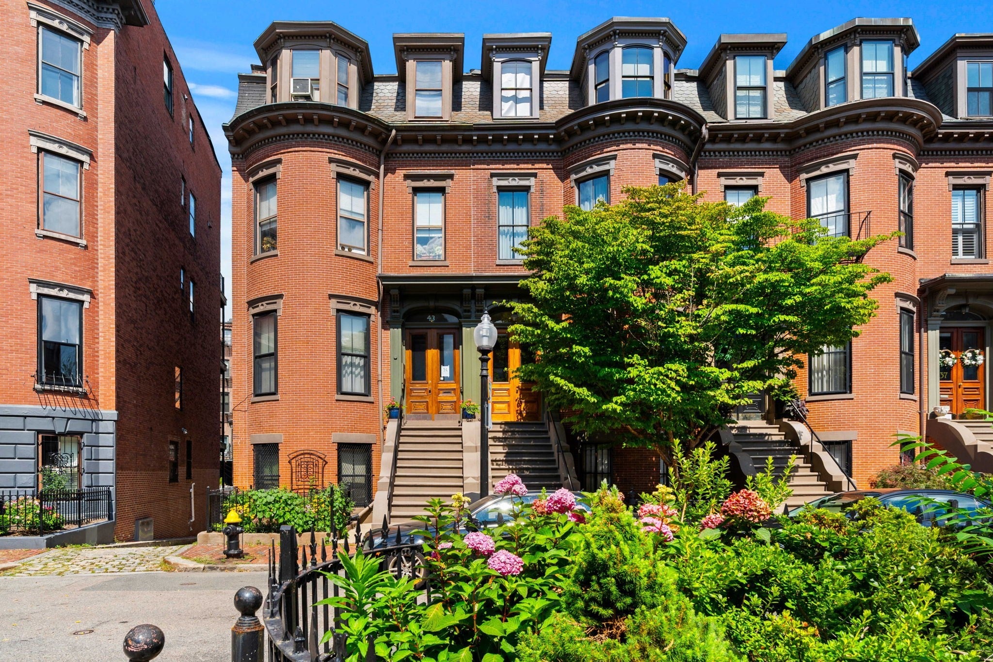 Photo of 41 Concord Sq, Boston, MA