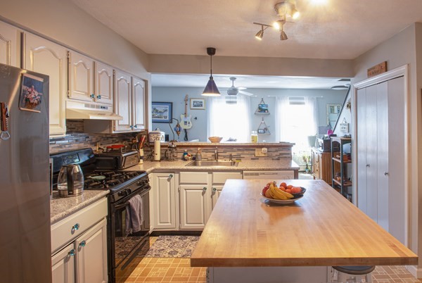 21 Mount Town Ave 21