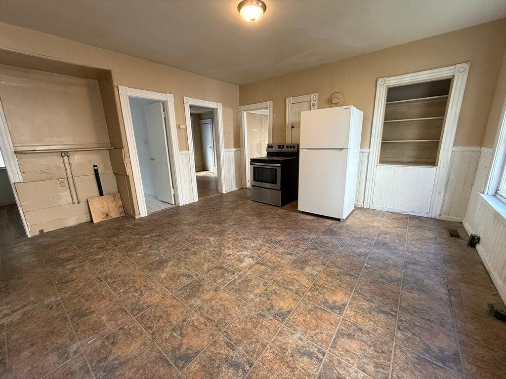 52 Crystal St #1, Worcester, MA, 52 Crystal St #1, Worcester, MA Photo #3