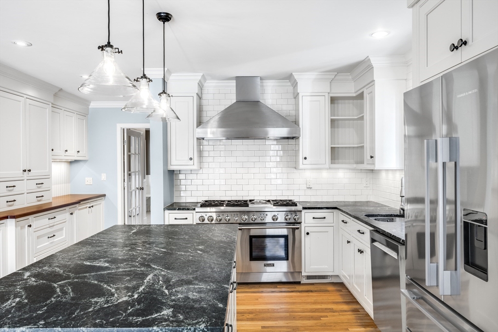 Barnstable, Massachusetts 02655, United States, 4 Bedrooms Bedrooms, ,3 BathroomsBathrooms,Residential,Pending,131642