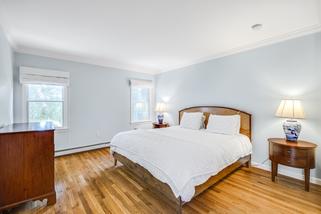 Barnstable, Massachusetts 02655, United States, 4 Bedrooms Bedrooms, ,3 BathroomsBathrooms,Residential,Pending,131642