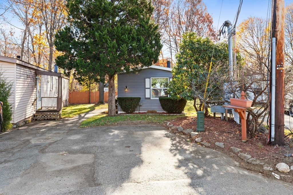 251 Newbury Street 23