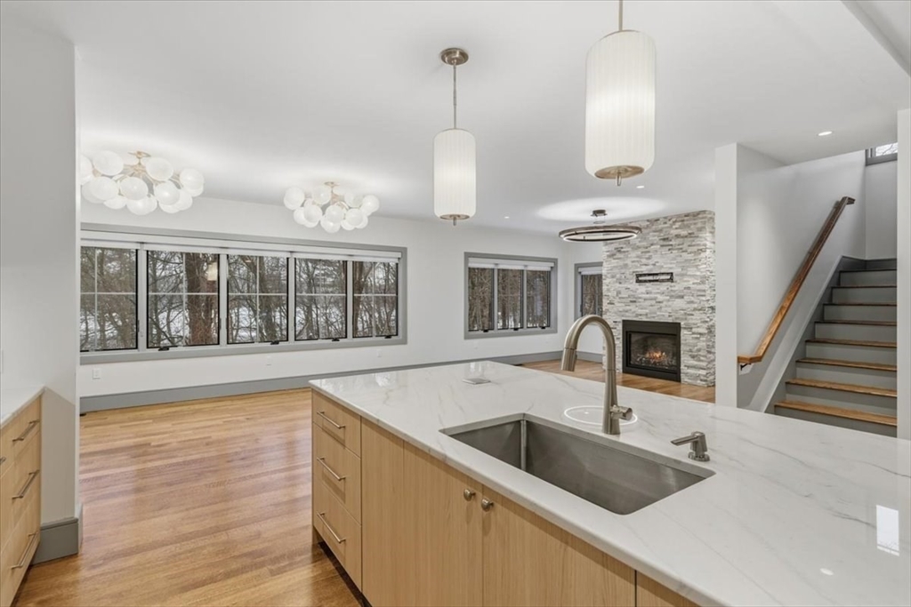 22 Kruger Rd, Hopkinton, MA Photo #12