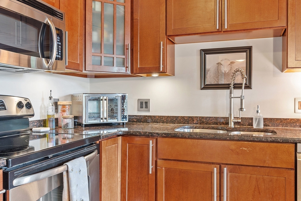 1511 Main Street C406