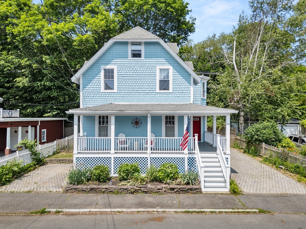 37 Devereux St