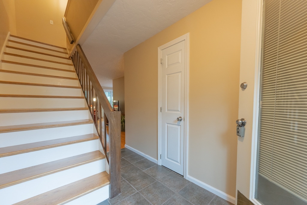 277 Meeting House Path 277