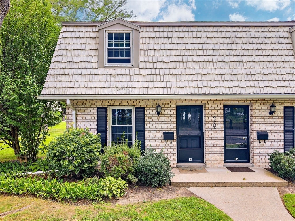 Photo of 16 Corey Colonial, Agawam, MA