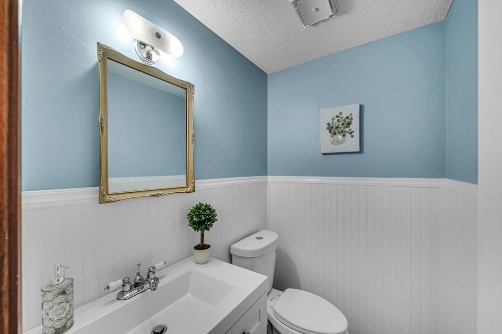 16 Corey Colonial #16, Agawam, MA, 16 Corey Colonial #16, Agawam, MA Photo #12