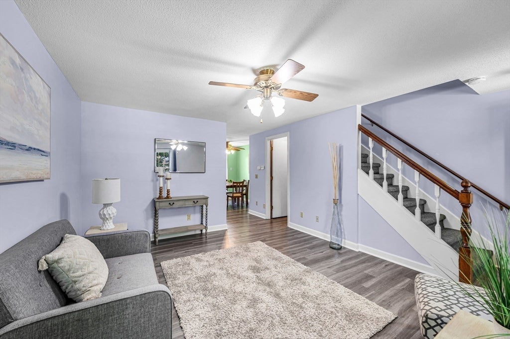 16 Corey Colonial #16, Agawam, MA, 16 Corey Colonial #16, Agawam, MA Photo #4