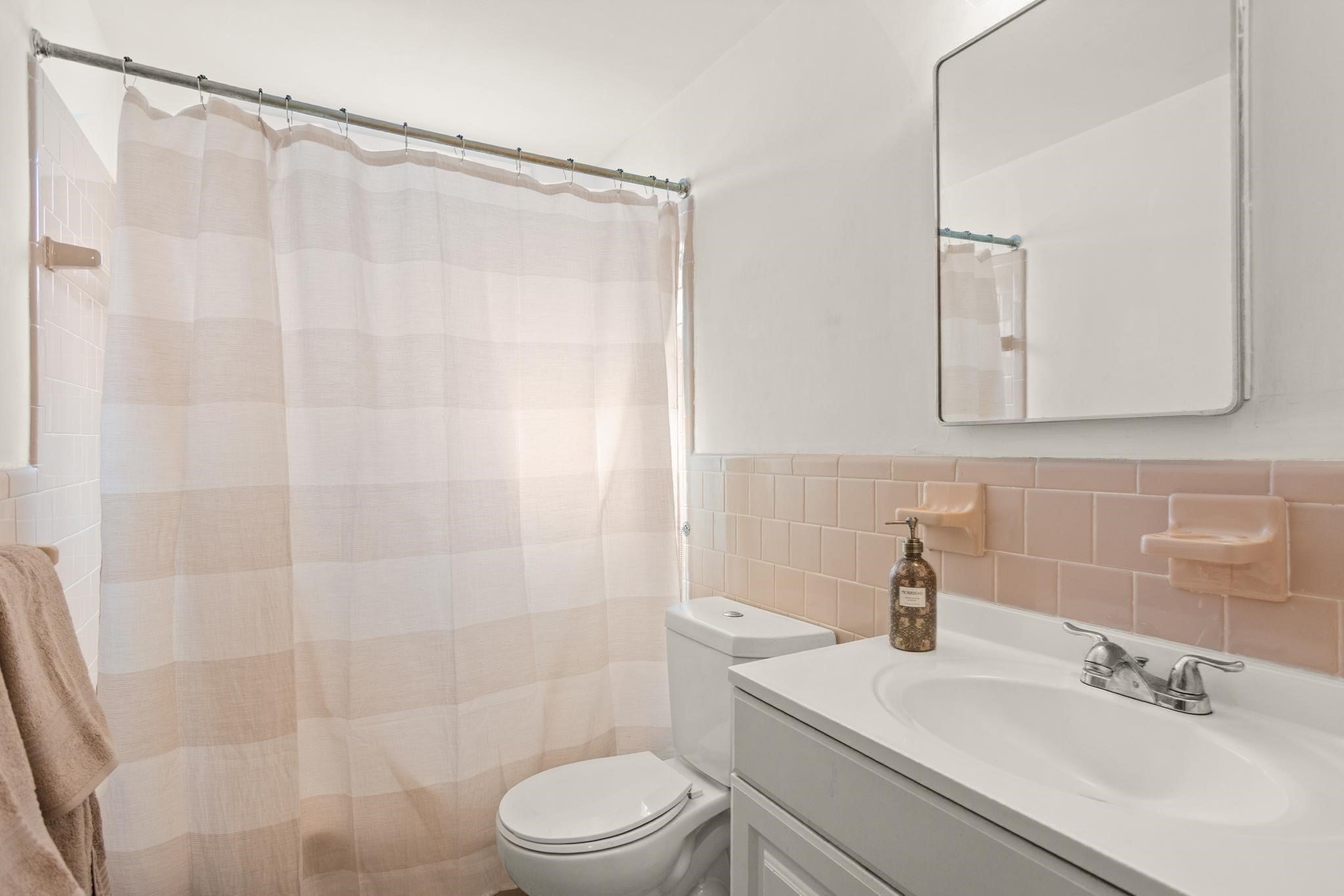 100 Magnolia Ave #5, Lynn, MA, 100 Magnolia Ave #5, Lynn, MA Photo #17