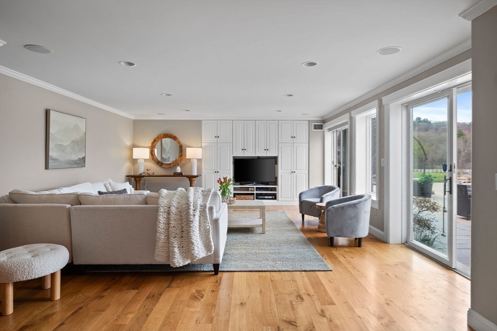 52 Pineswamp Road