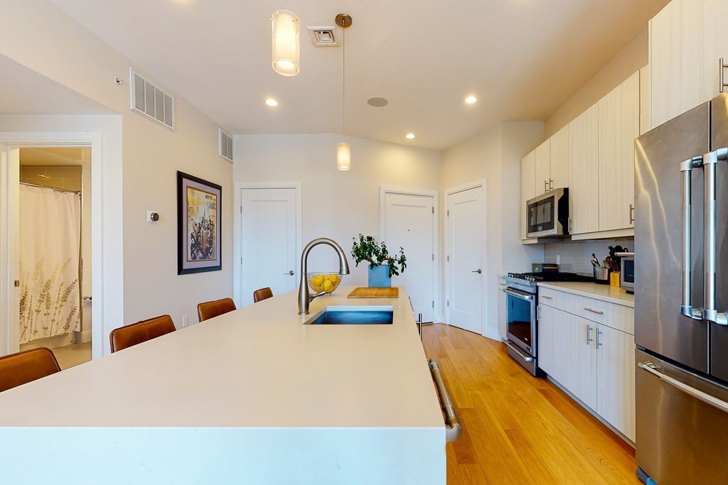 488 Dorchester Avenue 4H