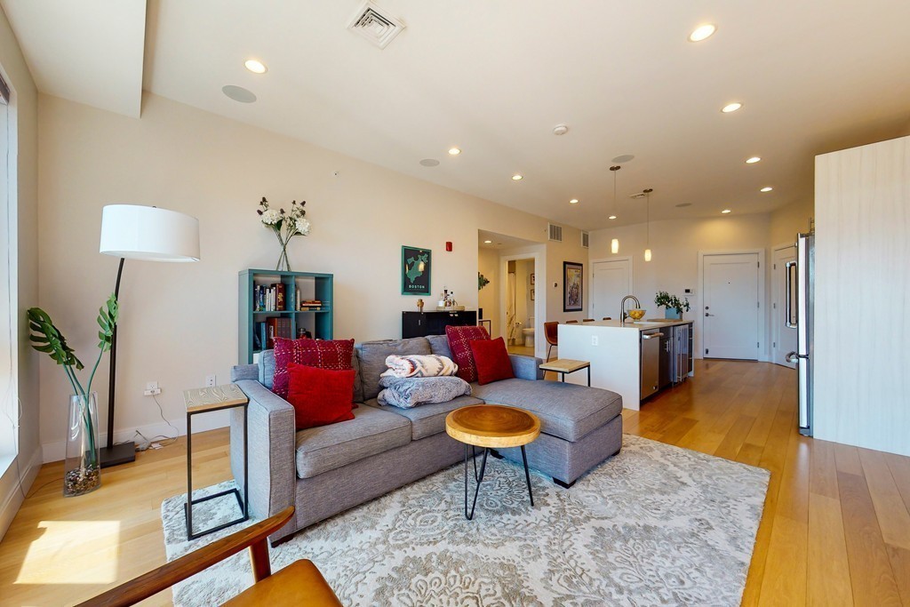 488 Dorchester Avenue 4H