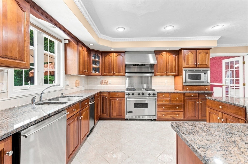 10 Edna Cir, Freetown, MA, 10 Edna Cir, Freetown, MA Photo #12