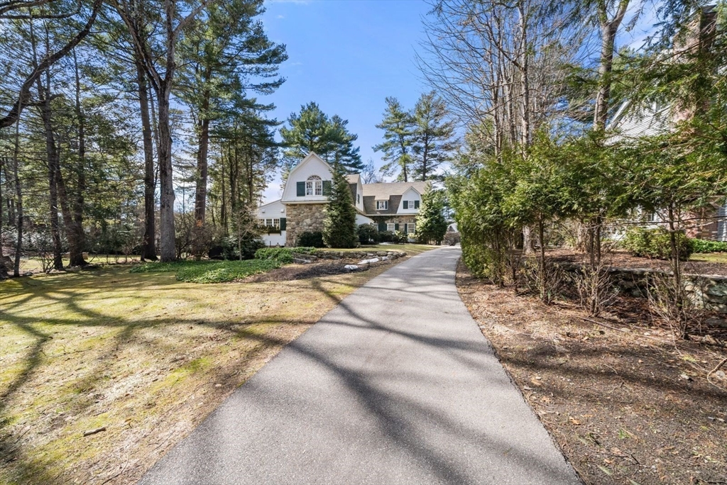 25 Longmeadow Road