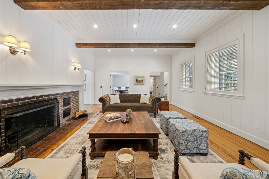 25 Longmeadow Road