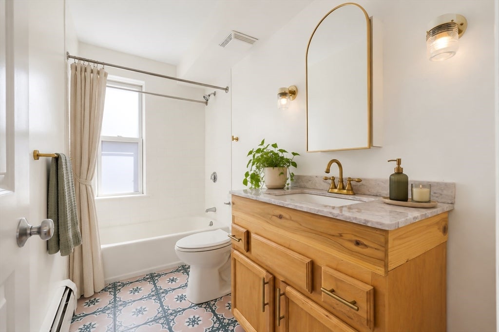 429 Border St #6, Boston, MA, 429 Border St #6, Boston, MA Photo #19