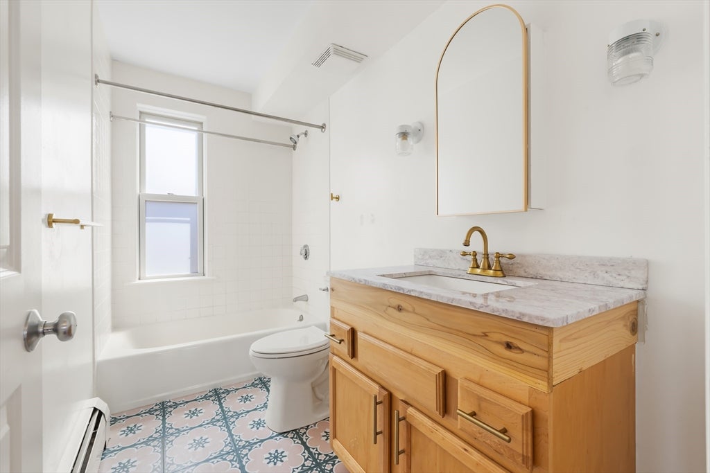 429 Border St #6, Boston, MA, 429 Border St #6, Boston, MA Photo #18