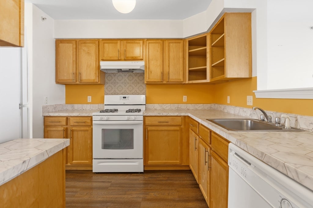429 Border St #6, Boston, MA, 429 Border St #6, Boston, MA Photo #13