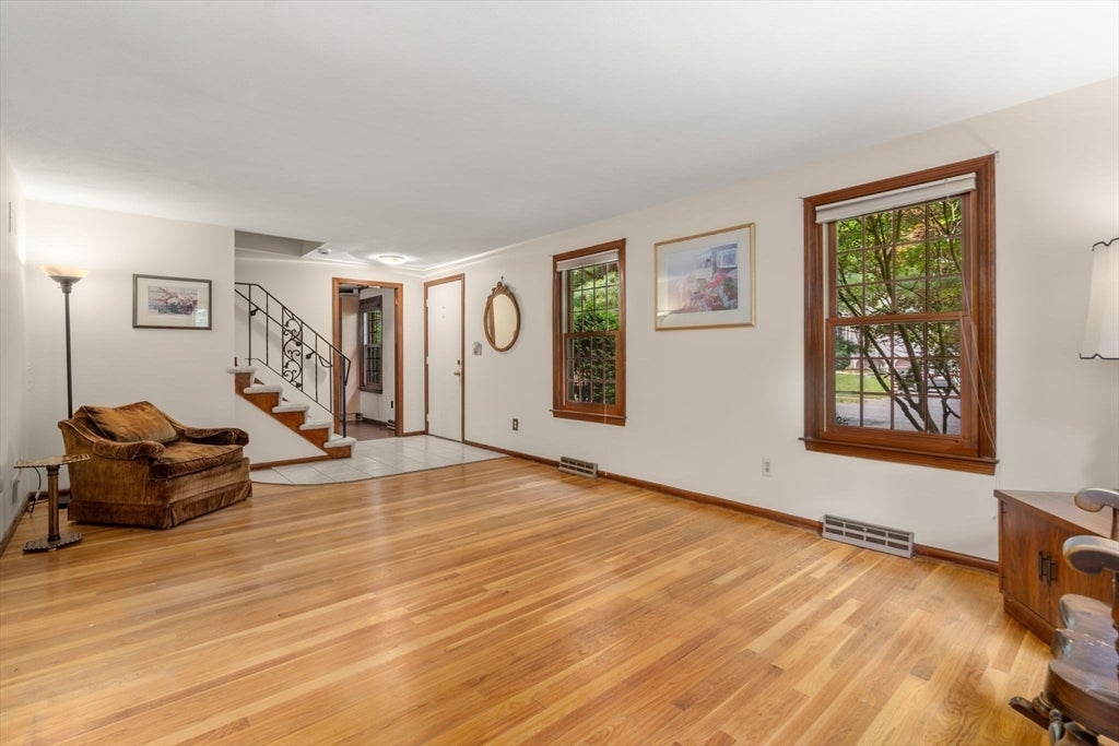 11 Bacon Rd