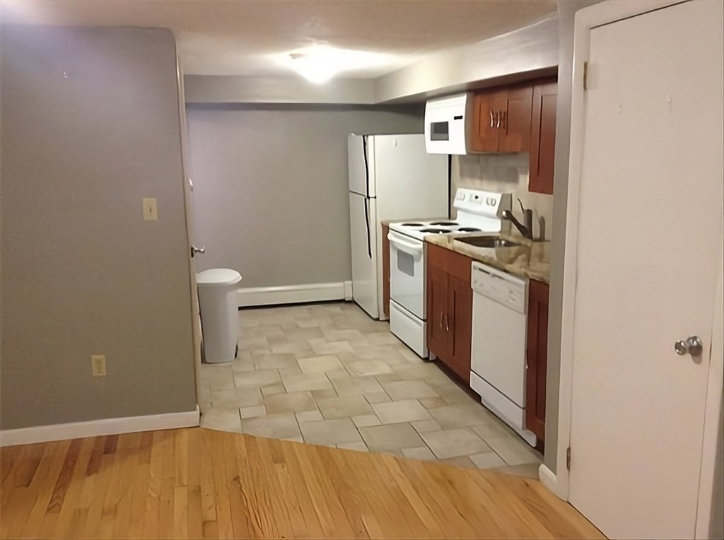 42 Bryon Rd 1