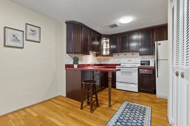 357 Faneuil St 12