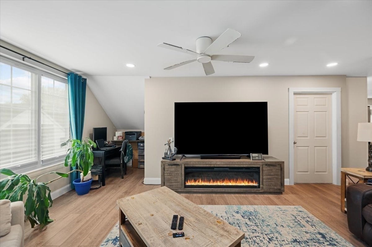 373 Highland St, Northbridge, MA Photo #25